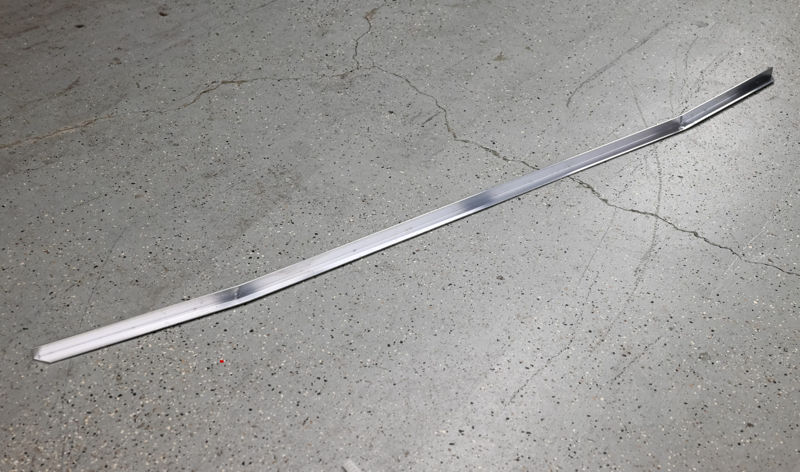 f87331e2-01ee-49e2-99e2-86c90ede2c42 FIREWALL T-BAR, FRONT DECK BAR - Image 1